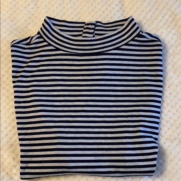 Loft Long Sleeve Shirt with Black and Gray Stipes - Picture 6 of 8